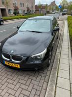 BMW 5-Serie 2.5 I 525 AUT 2007 Zwart, Auto's, BMW, Automaat, Zwart, 2497 cc, 2000 kg