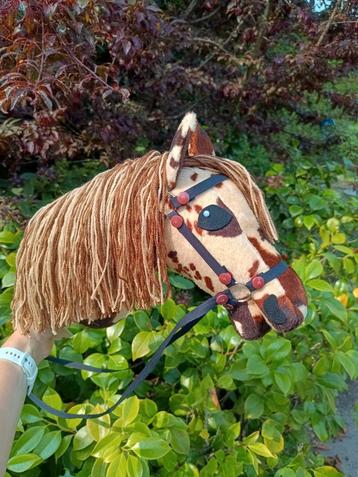 Hobbyhorse bont met bruine manen  beschikbaar voor biedingen