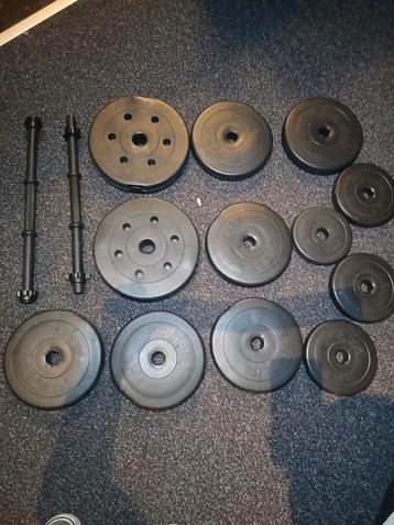 Zandgevulde dumbells. beschikbaar voor biedingen