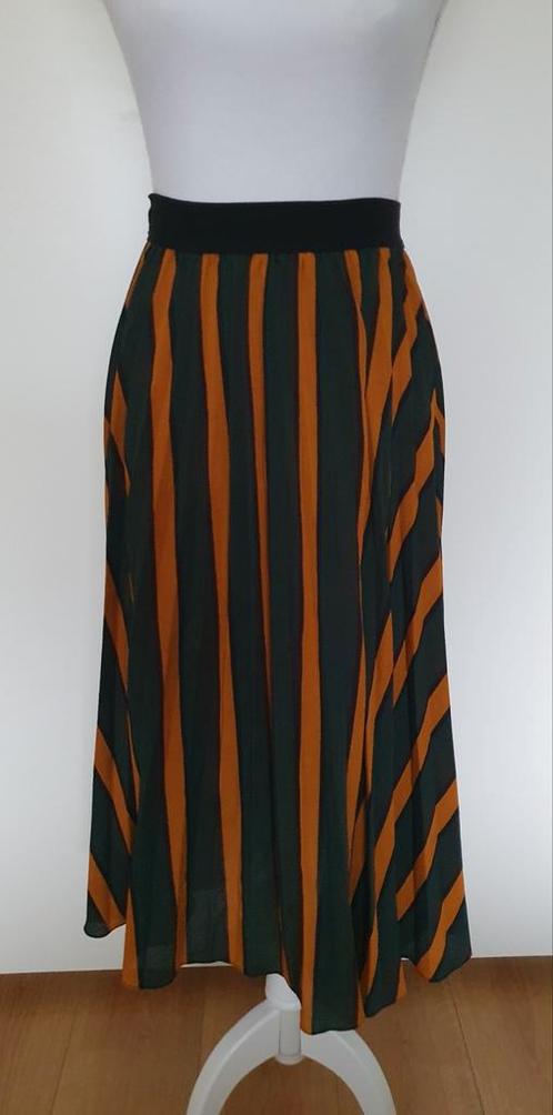 Groen met okergeel gestreepte rok van Guts&Gusto maat M., Kleding | Dames, Rokken, Zo goed als nieuw, Maat 38/40 (M), Groen, Onder de knie