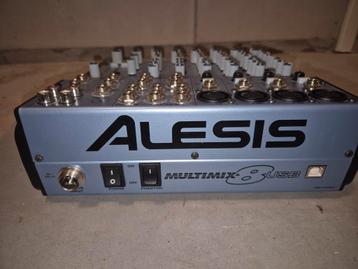 Alesis Multimix 8 mengpaneel/mixer