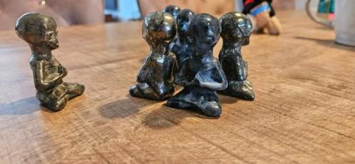 Pyriet en larvikiet aliens, Verzamelen, Mineralen en Fossielen, Mineraal, Ophalen of Verzenden
