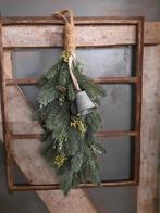 Oud stalraam met kersttoef en bel industrieel kerst stoer, Diversen, Kerst, Ophalen