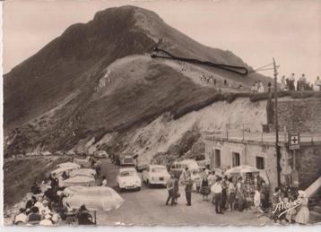 Frankrijk, Le Puy Mary met auto's , Fiat 600 Multipla beschikbaar voor biedingen