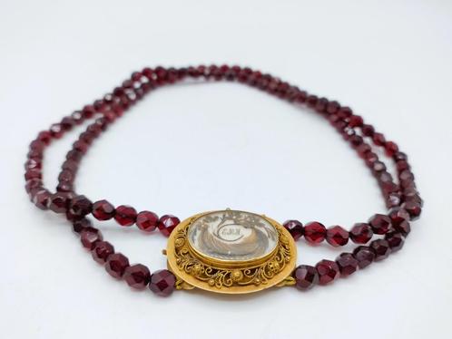Glasgranaten ketting met 18 karaats gouden rouwslot, 1867, Sieraden, Tassen en Uiterlijk, Antieke sieraden, Ketting, Goud, Verzenden