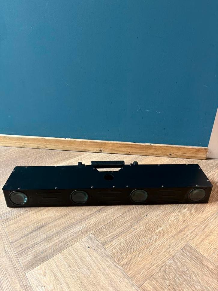 Eurolite LED Mat-Bar 4x64 Matrix Bar, Muziek en Instrumenten, Licht en Laser, Nieuw, Licht, Kleur, Ophalen