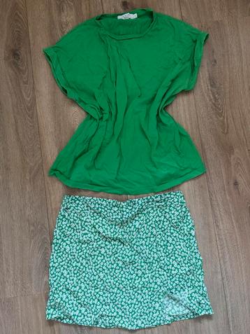 COSTES vrolijk groen setje: t-shirt en rok maat M beschikbaar voor biedingen
