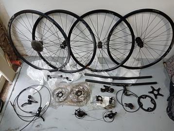 Mountainbike roadbike wielren roadie onderdelen  beschikbaar voor biedingen