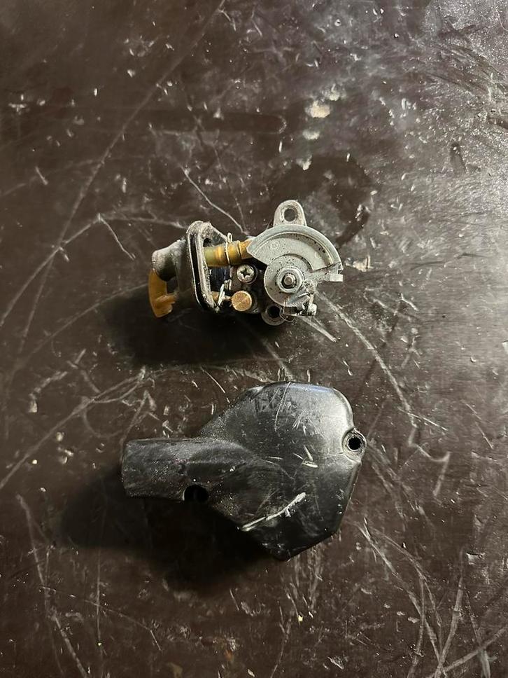 Minarelli am6/mrt beta rs 50 dt xps xp6 xp7 oliepomp, Fietsen en Brommers, Brommeronderdelen | Algemeen, Zo goed als nieuw, Uitlaat