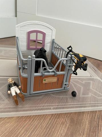 Schleich Stal met Paard en Accessoires beschikbaar voor biedingen