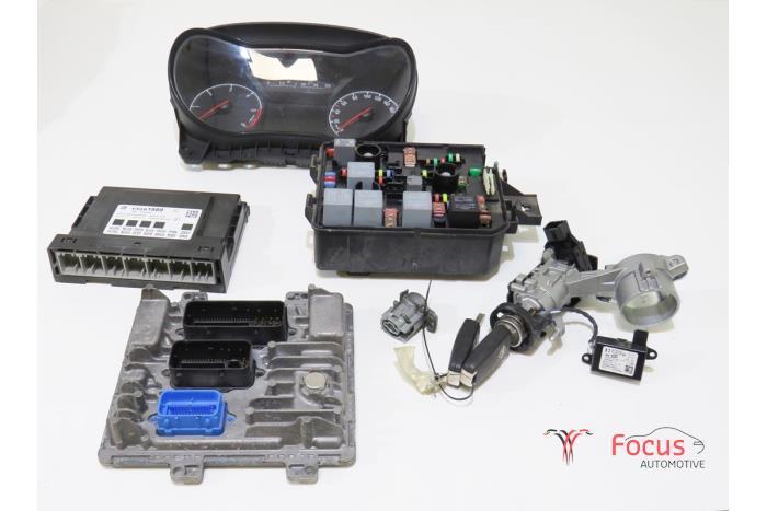 Kontaktslot + computer van een Opel Corsa, Auto-onderdelen, Overige Auto-onderdelen, Opel, Gebruikt, Ophalen of Verzenden