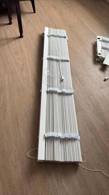 Houten jaloezieën - 1400 mm breed x 2190 mm hoog beschikbaar voor biedingen