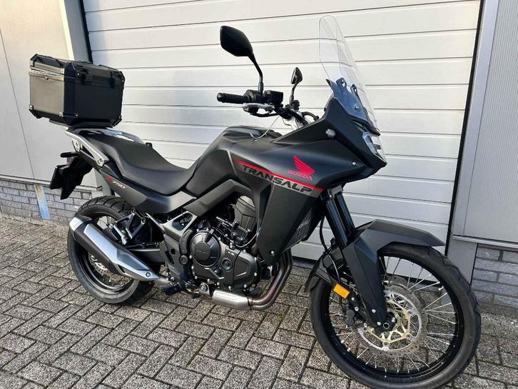 Honda XL 750 Transalp 2023 – 4.237 km – Nieuwstaat, Motoren, Motoren | Honda, Bedrijf, Toermotor, meer dan 35 kW, 2 cilinders