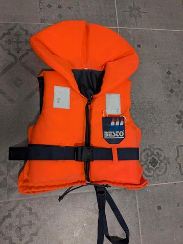 Besto redvest 40 Newton, 20-30 kg beschikbaar voor biedingen
