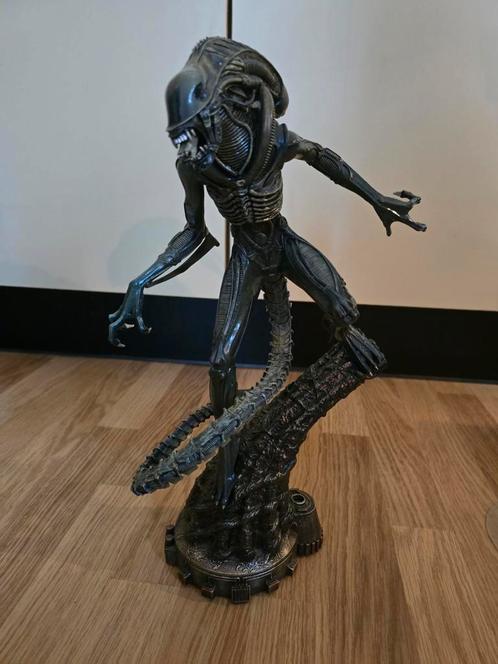 Alien warrior statue 16.1 inch zeer zeldzaam, Verzamelen, Beelden en Beeldjes, Gebruikt, Ophalen of Verzenden