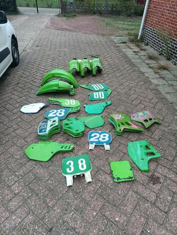 Lot plastics verschillende bouwjaren kx 125/250 beschikbaar voor biedingen