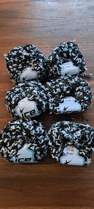Ice Yarns Fantasiegaren met Wol 6 bollen  beschikbaar voor biedingen