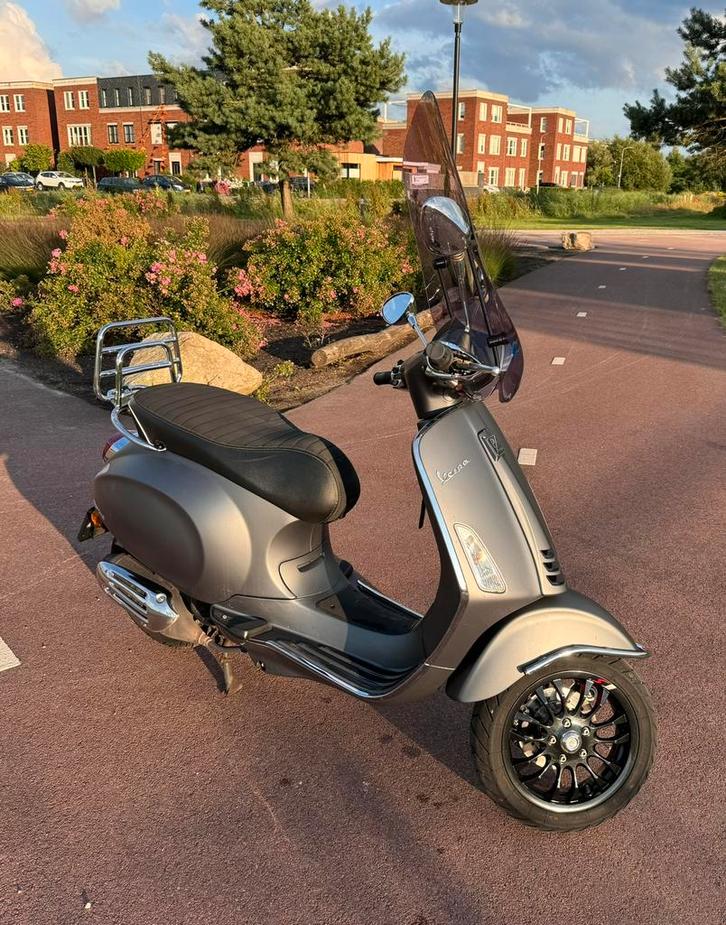 Vespa Sprint 2020, Fietsen en Brommers, Scooters | Vespa, Zo goed als nieuw, Overige modellen, Maximaal 25 km/u, Benzine, Ophalen