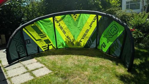 Spleene QX 9 meter kite met bar, Watersport en Boten, Kitesurfen, Gebruikt, Kitesurf-set, 9 m², Geen board, Ophalen of Verzenden