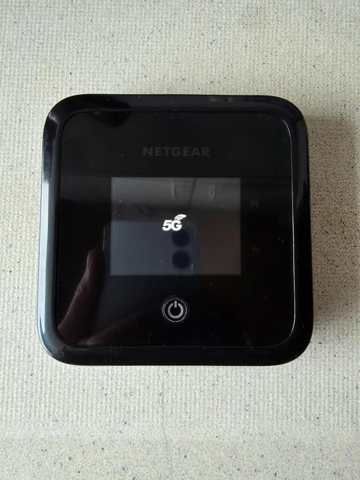 Netgear MR 5 (portable 5g router), Computers en Software, Routers en Modems, Gebruikt, Router met modem, Ophalen of Verzenden