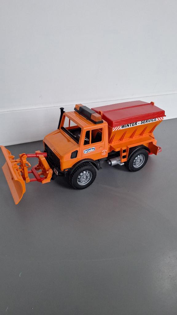 Bruder sneeuwschuiver/strooiwagen, Kinderen en Baby's, Speelgoed | Speelgoedvoertuigen, Zo goed als nieuw, Ophalen of Verzenden