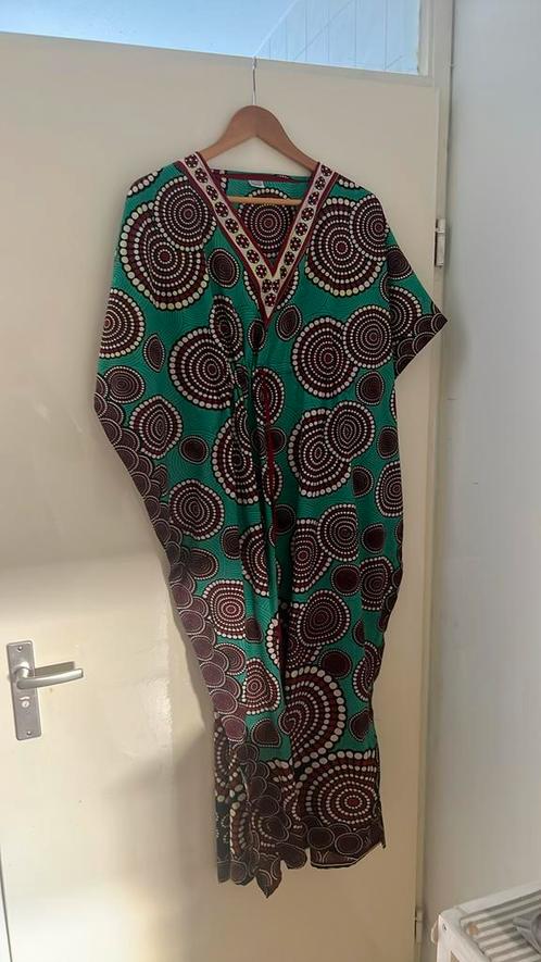 NIEUW Handgemaakte traditionele jurk uit afrika, Antiek en Kunst, Antiek | Kleden en Textiel, Ophalen
