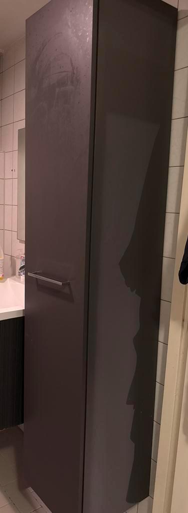 Badkamerkast - Praktische opbergruimte!, Huis en Inrichting, Badkamer | Badkamermeubels, Gebruikt, (Half)hoge kast, 150 tot 200 cm