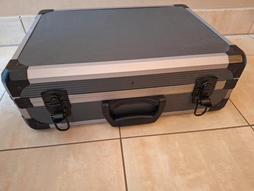 Aluminium koffertje met sleutels, Muziek en Instrumenten, Behuizingen en Koffers, Zo goed als nieuw, Ophalen of Verzenden