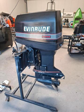 120pk Evinrude lagers licht hoorbaar beschikbaar voor biedingen