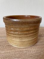 Bruine Bloempot met horizontaal decor  , Overige materialen, Gebruikt, Rond, Binnen