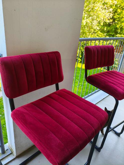 2 barstoelen velvet rood, Huis en Inrichting, Barkrukken, Zo goed als nieuw, 2 krukken, Ophalen
