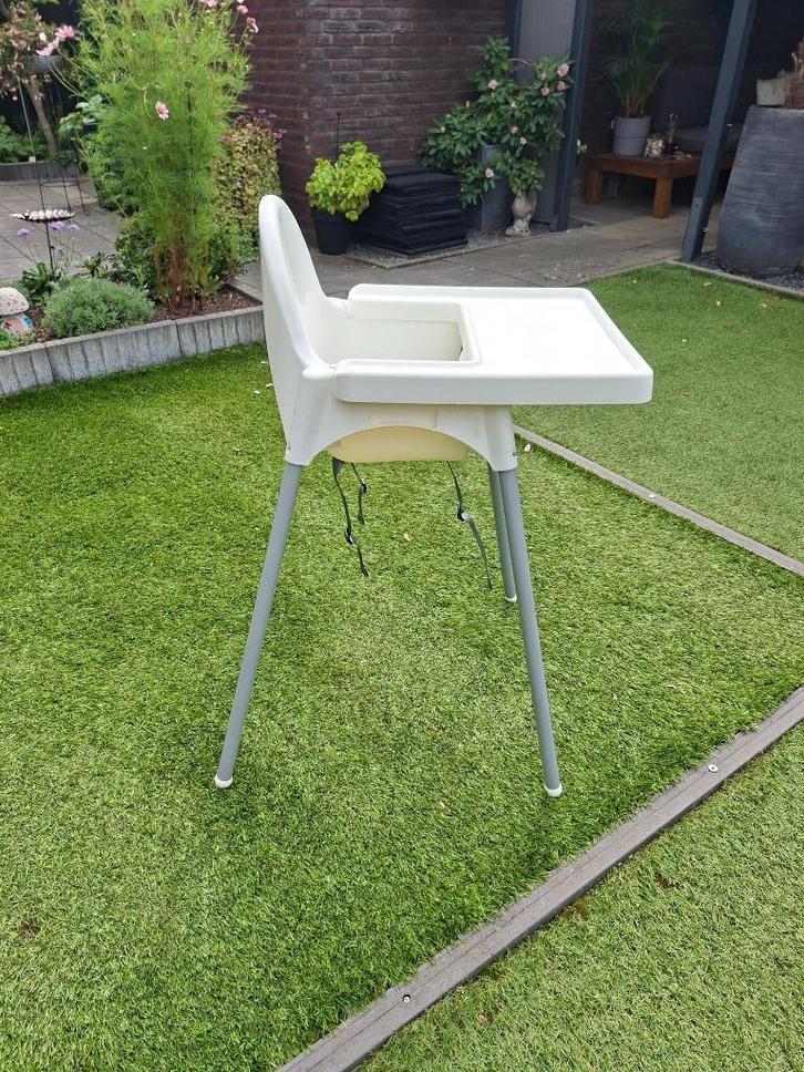 IKEA ANTILOP Kinderstoel met blad – wit/grijs, Kinderen en Baby's, Kinderstoelen, Gebruikt, Overige typen, Afneembaar eetblad