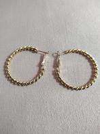 Vergulde Hoepel Oorbellen gratis verzenden, Overige materialen, Hangers, Verzenden, Zo goed als nieuw