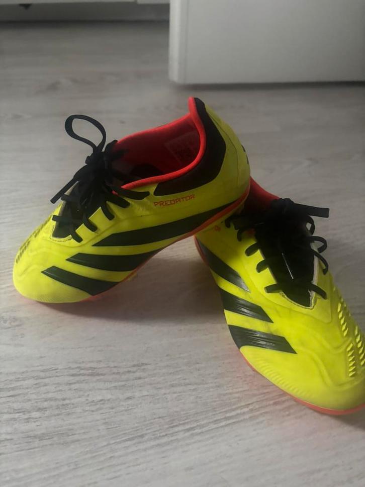 Adidas Predator Voetbalschoenen Maat 30, Sport en Fitness, Voetbal, Gebruikt, Schoenen, Maat XS of kleiner, Ophalen