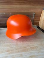 Oranje duitse helm Voetbal KNVB Oranjefeest WK versiering, Ophalen of Verzenden, Zo goed als nieuw, Oranje of Koningsdag