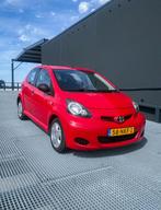 Toyota Aygo 1.0 12V Vvt-i 5DRS 2010 Rood, Voorwielaandrijving, Stof, Zwart, 4 stoelen
