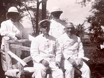 Foto Marine onderofficier en burgers djas toetoep Indië beschikbaar voor biedingen