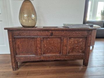 Antieke Dekenkist beschikbaar voor biedingen