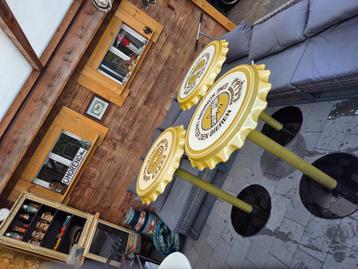 Staan tafels warsteiner reclame beschikbaar voor biedingen