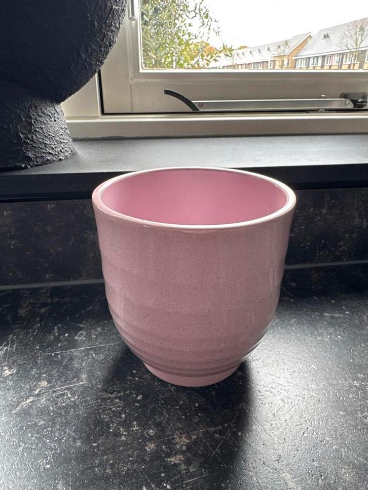 Roze Bloempot - Schattig en Stijlvol!, Tuin en Terras, Bloempotten, Zo goed als nieuw, Aardewerk, Binnen, Minder dan 40 cm, Minder dan 25 cm