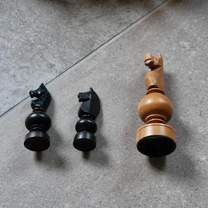 Drie incomplete schaak sets (oud), Hobby en Vrije tijd, Gezelschapsspellen | Bordspellen, Gebruikt, Ophalen of Verzenden