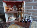 Sylvanian families huis met inrichting en panda familie, Ophalen of Verzenden, Zo goed als nieuw, Poppenhuis