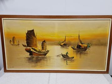 Aziatische vissersboten beschikbaar voor biedingen