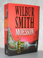 Wilbur Smith - Moesson (grote rode paperback), Ophalen of Verzenden, Zo goed als nieuw, Nederland