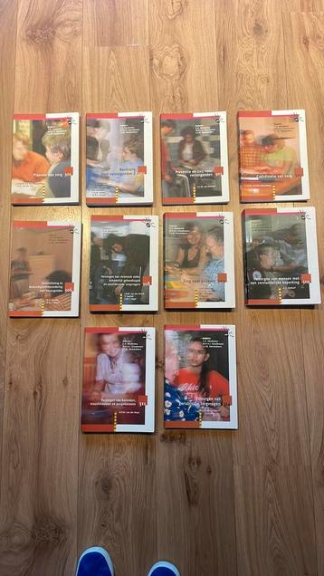 Verpleging en verzorging studieboeken zo goed als gratis beschikbaar voor biedingen