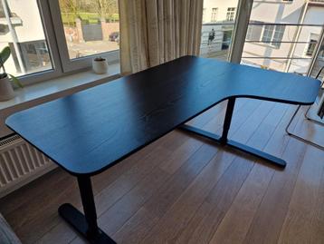 Bekant Bureau met hoek en kabelgoot