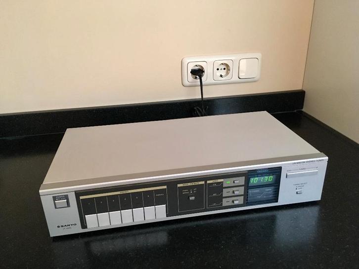 Supergave vintage tuner Sanyo JT 400L, met 6 voorkeurzenders, Audio, Tv en Foto, Tuners, Zo goed als nieuw, Ophalen