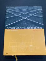 G. Veenendaal - Spoorwegen in Nederland, Boeken, Vervoer en Transport, Ophalen of Verzenden, Trein, Zo goed als nieuw, G. Veenendaal