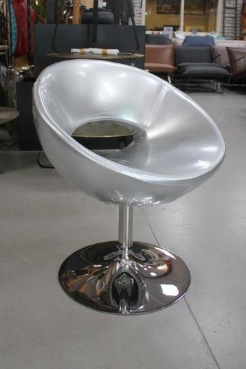 3 leuke ronde eetkamerstoelen eggchair rvs zilver draaibaar beschikbaar voor biedingen