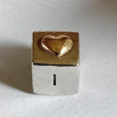 Zilveren Pandora I Love You vierkant met Gouden Hartje, Sieraden, Tassen en Uiterlijk, Bedels, Gebruikt, Pandora, Zilver, 1 bedel
